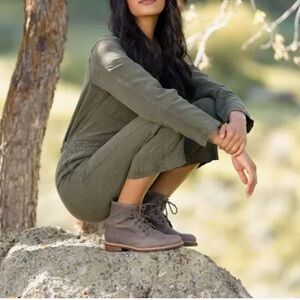 Everlane Amalia boots size 6